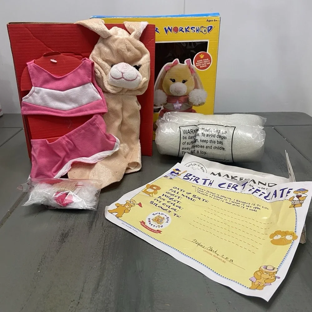 BUILD A BEAR Workshop Make-And-Play Bunny Tan Swirl Cheerleader 2011